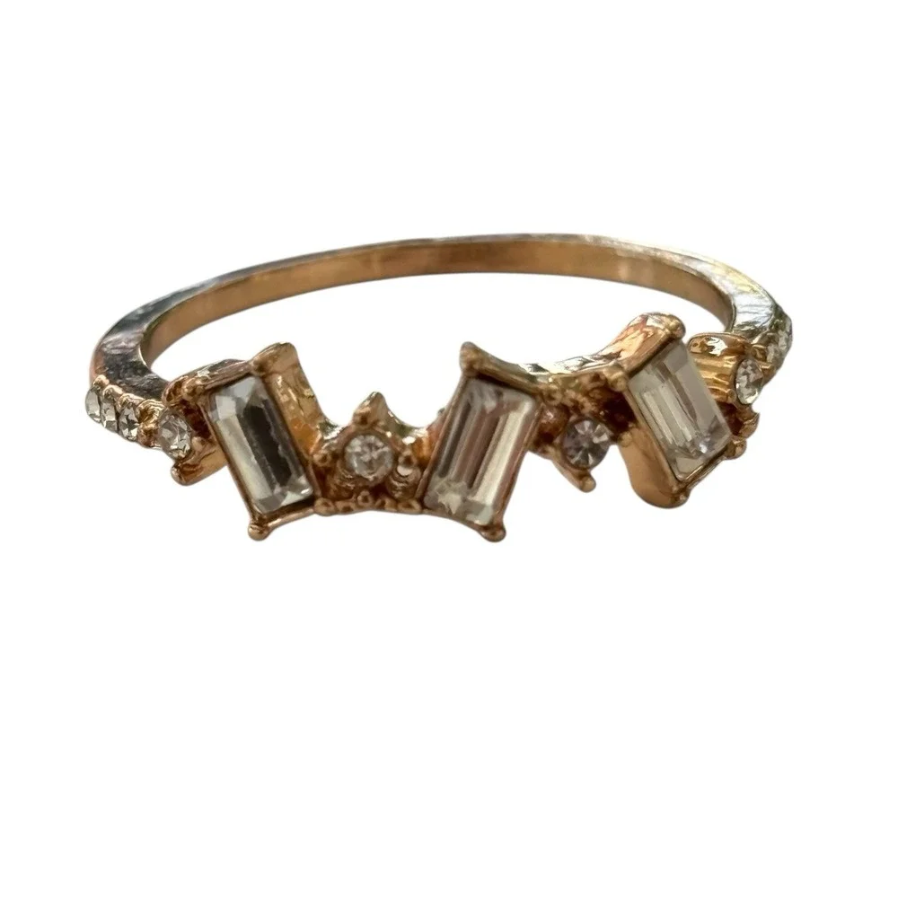 Baguette Band Ring Gold Tone Size 7.25 Icy Clear Rhinestones‎ Dainty Timeless